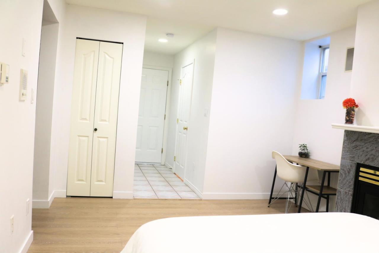 Pristine 3 Beds 2 Washroom Guest Suite Σάρρεϋ Εξωτερικό φωτογραφία